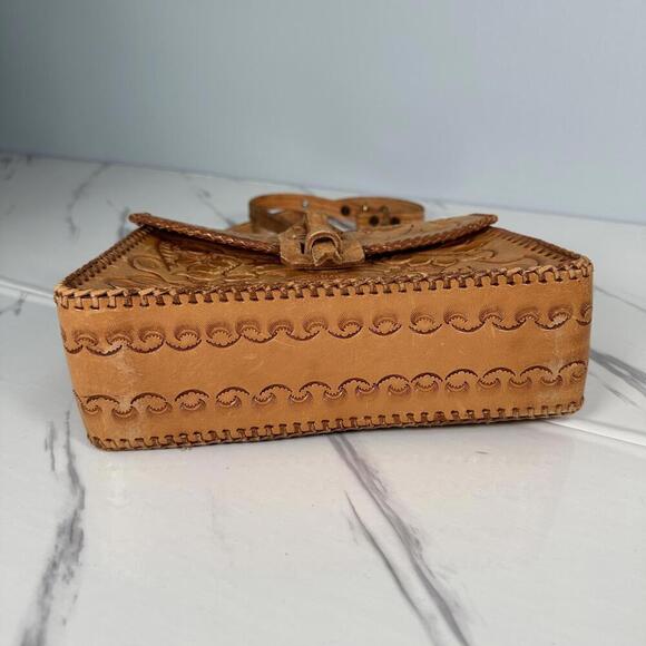 Vintage Clifton's Leather Pressed Handbag - Picture 7 of 7